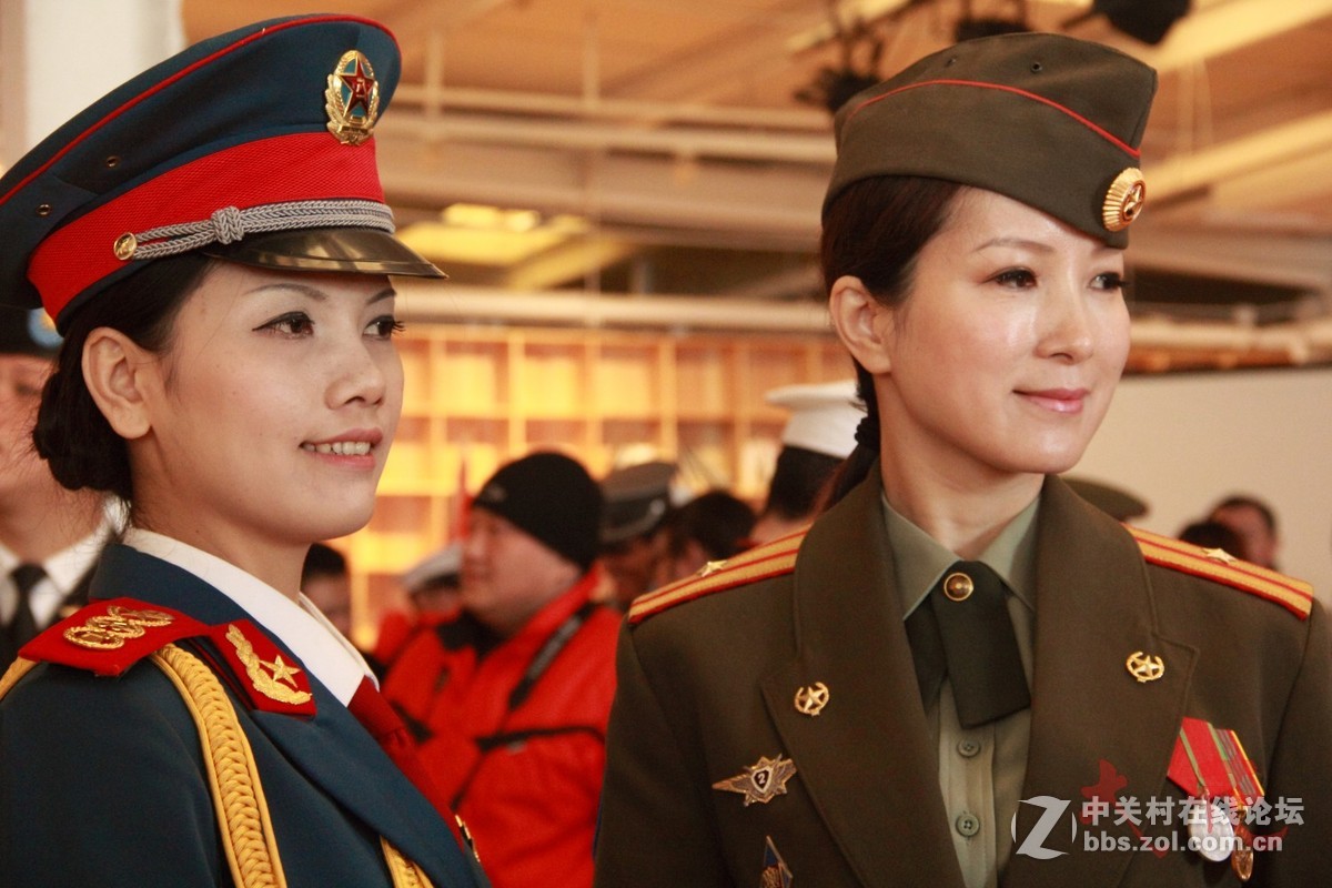 一组军装秀2014年龙骑兵军装秀年会