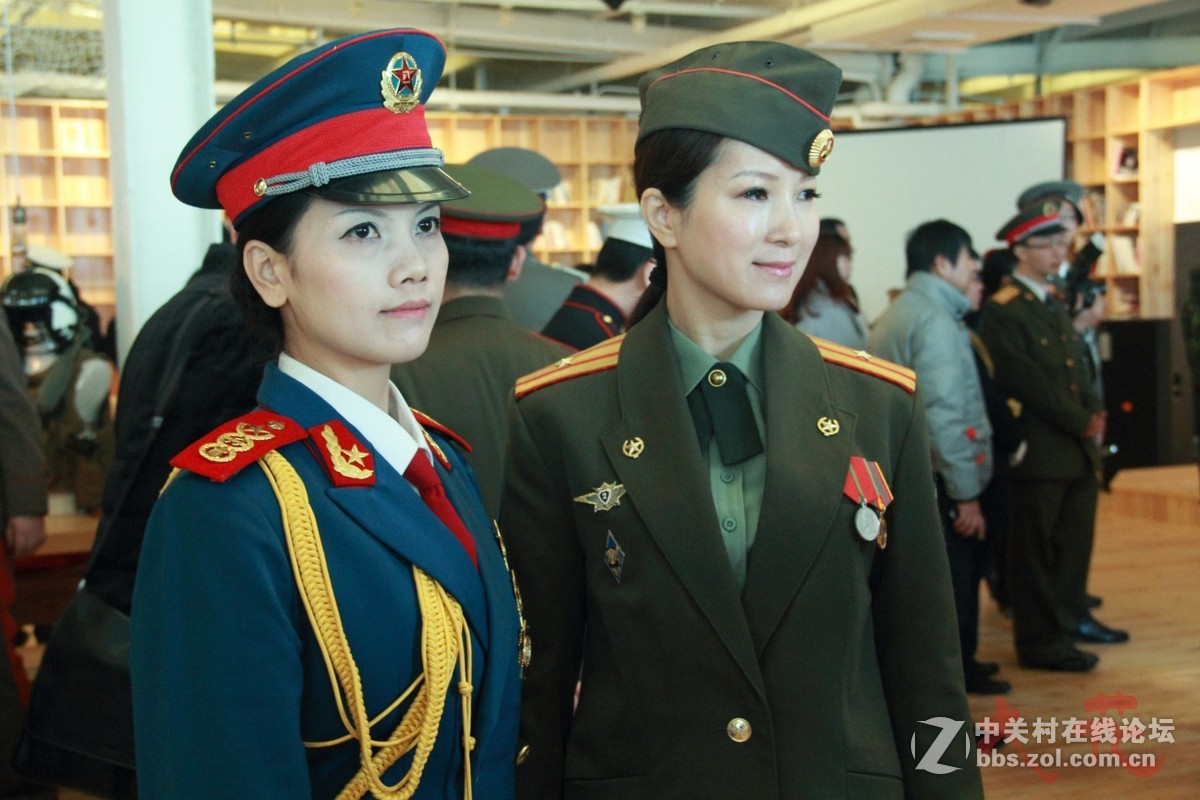 一组军装秀2014年龙骑兵军装秀年会