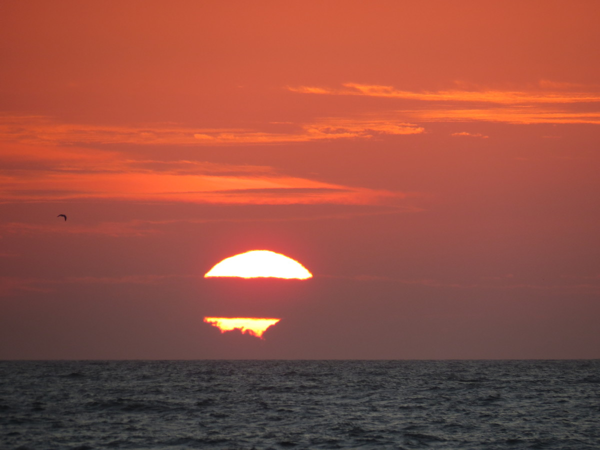 现拍现传海上日出10张