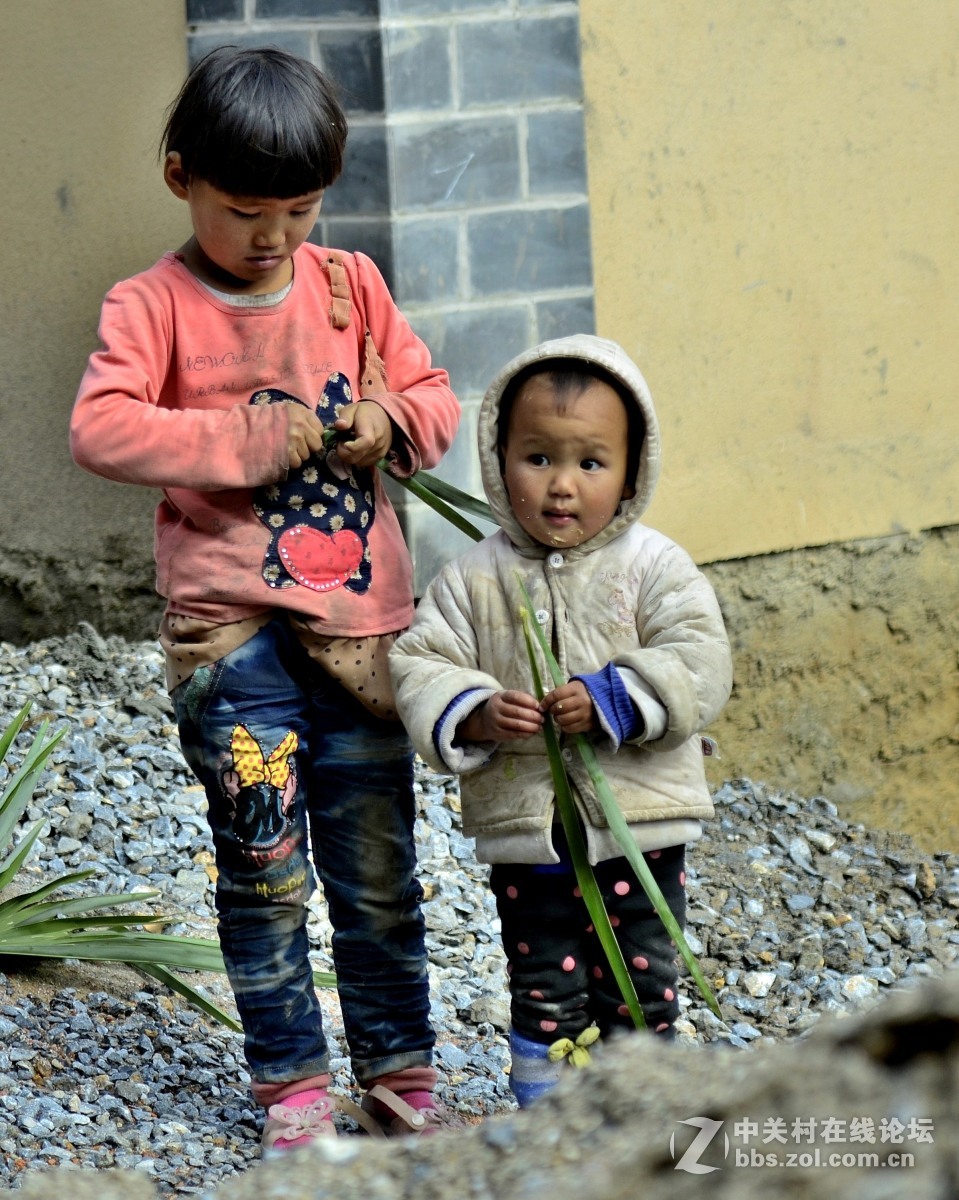 #尼康纪实类作品赏析#第3期《纯朴——云南红河妇女儿童人像速写》