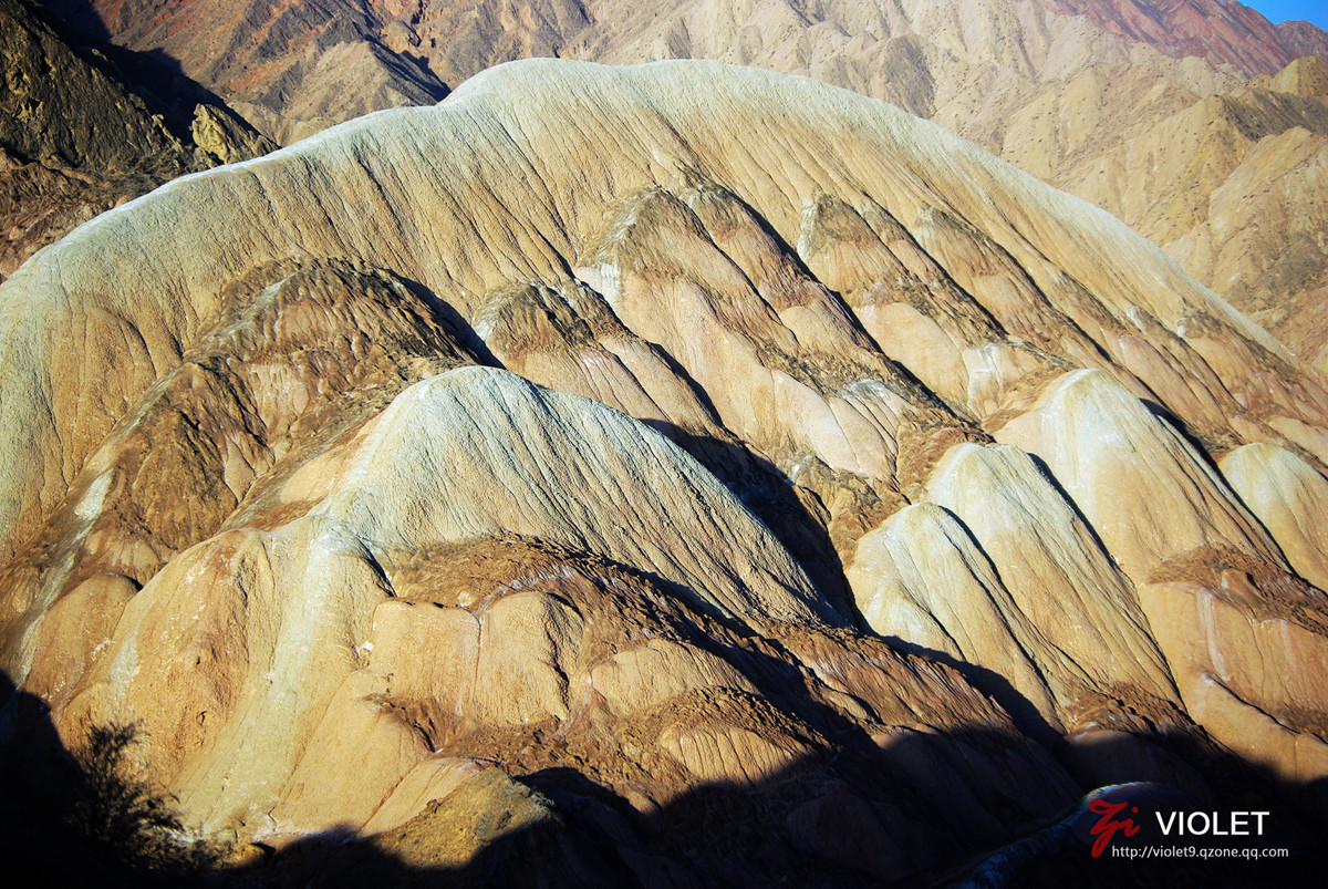 七彩丹霞和冰沟丹霞