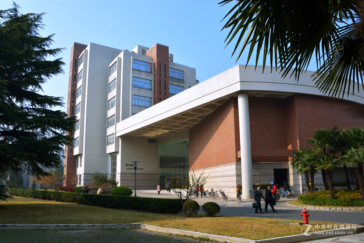 校 园 之 秋 系 列 — 上海复旦（二）