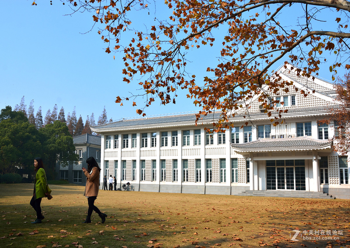 校 园 之 秋 系 列 — 上海复旦（二）