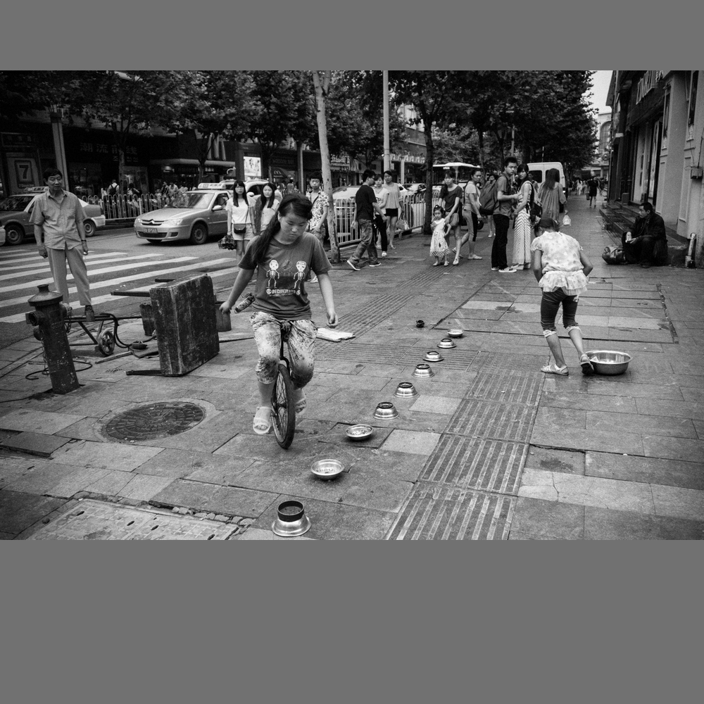 #尼康纪实类作品赏析#第6期《游走在城市的大街小巷》