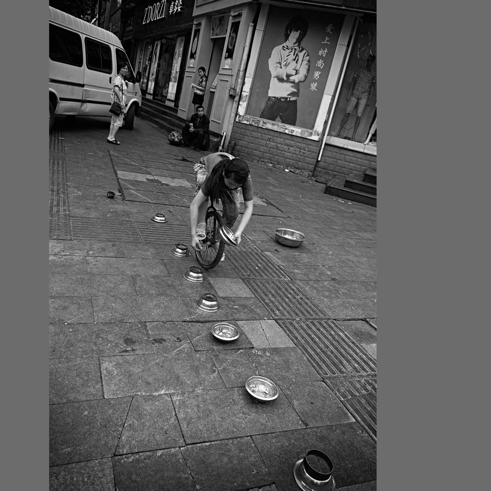 #尼康纪实类作品赏析#第6期《游走在城市的大街小巷》