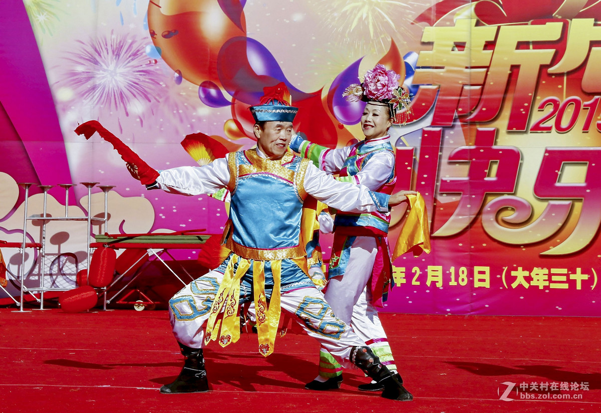 逛庙会看演出五满族歌舞