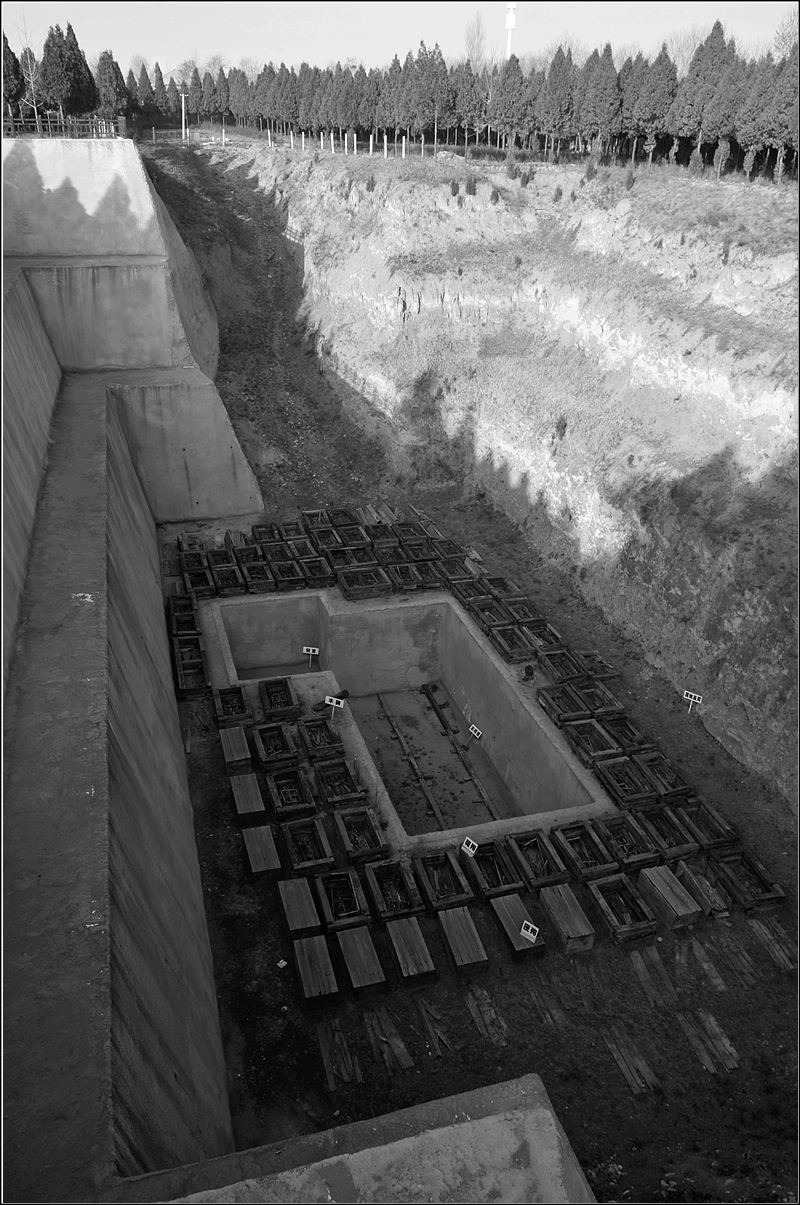 秦公一号大墓随拍（26P），敬请指导！不喜欢古墓葬或对古墓葬有畏惧者莫入！