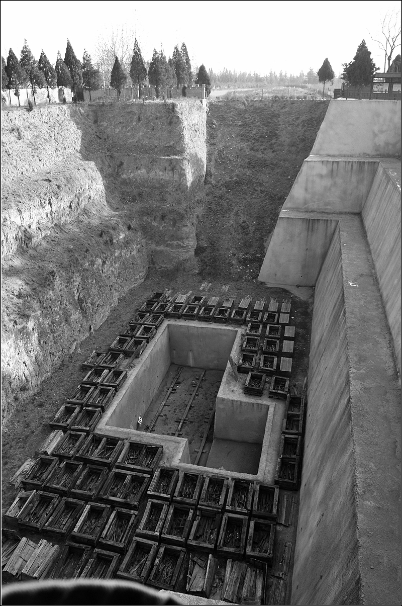 秦公一号大墓随拍（26P），敬请指导！不喜欢古墓葬或对古墓葬有畏惧者莫入！