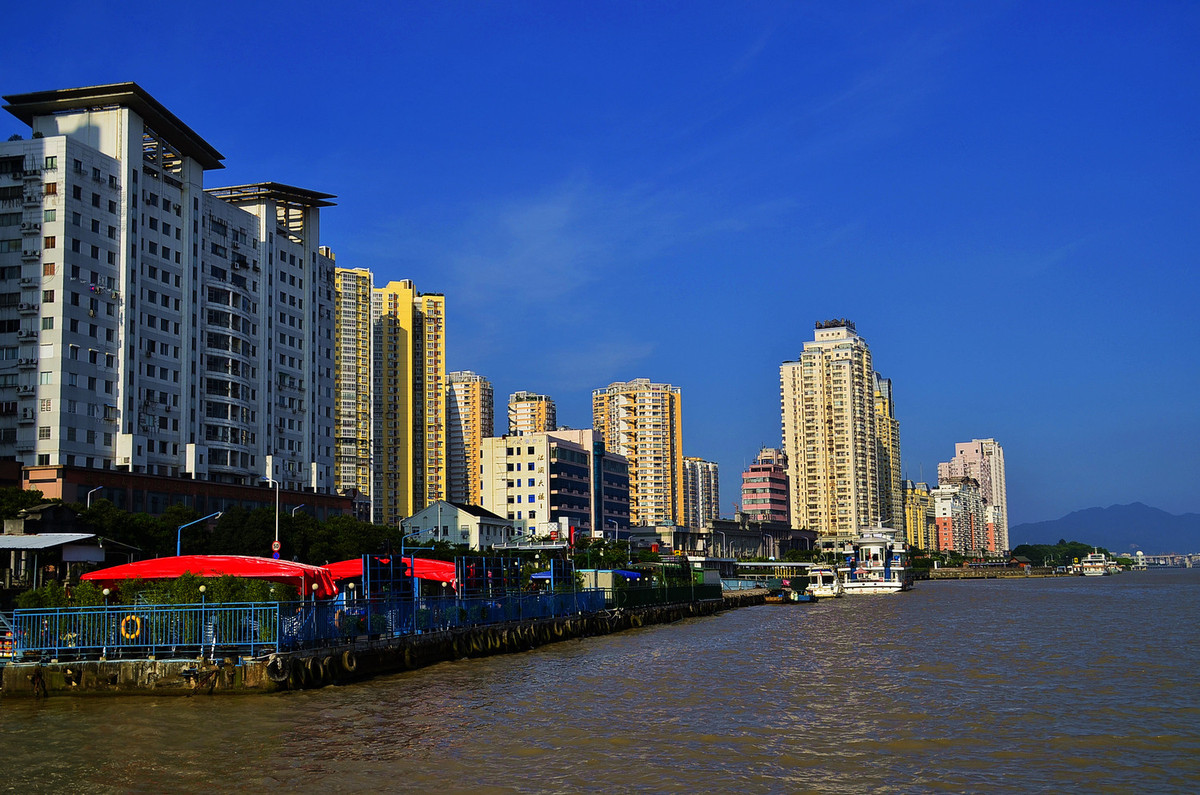 携一组《城市风光》祝日照星空(中国)一周年同时祝三位版主和摄友们拍摄快乐！