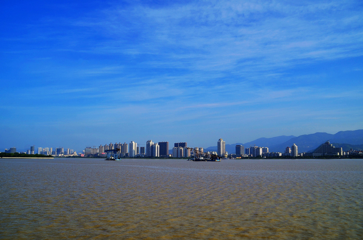 携一组《城市风光》祝日照星空(中国)一周年同时祝三位版主和摄友们拍摄快乐！