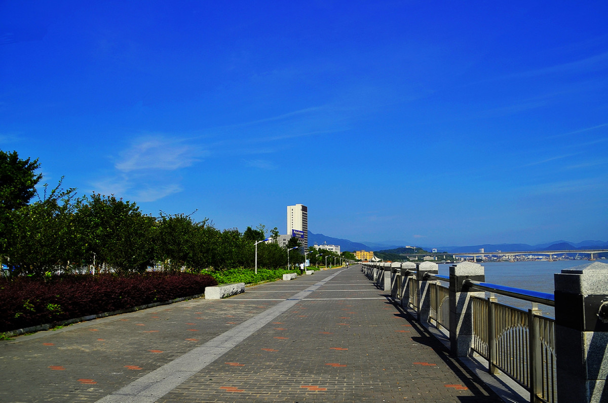 携一组《城市风光》祝日照星空(中国)一周年同时祝三位版主和摄友们拍摄快乐！
