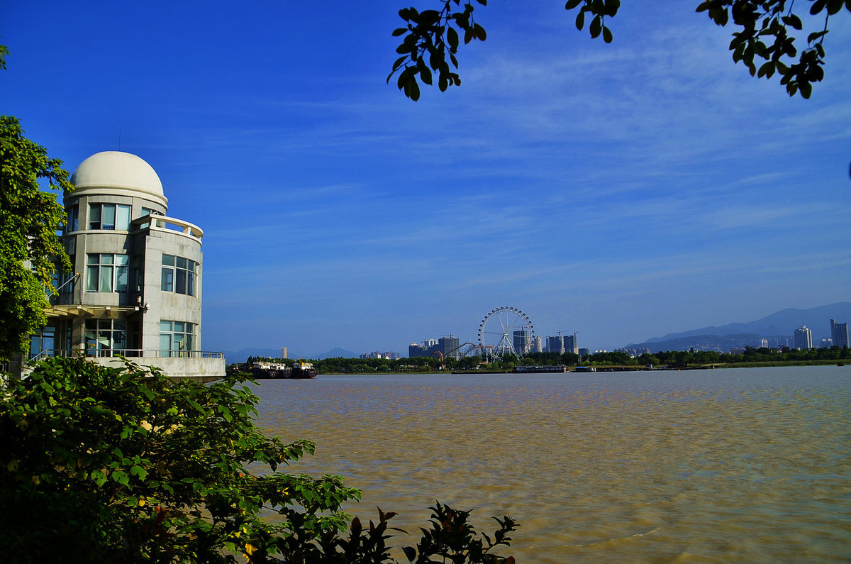 携一组《城市风光》祝日照星空(中国)一周年同时祝三位版主和摄友们拍摄快乐！