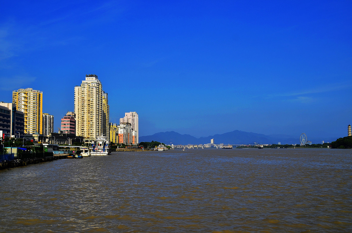 携一组《城市风光》祝日照星空(中国)一周年同时祝三位版主和摄友们拍摄快乐！