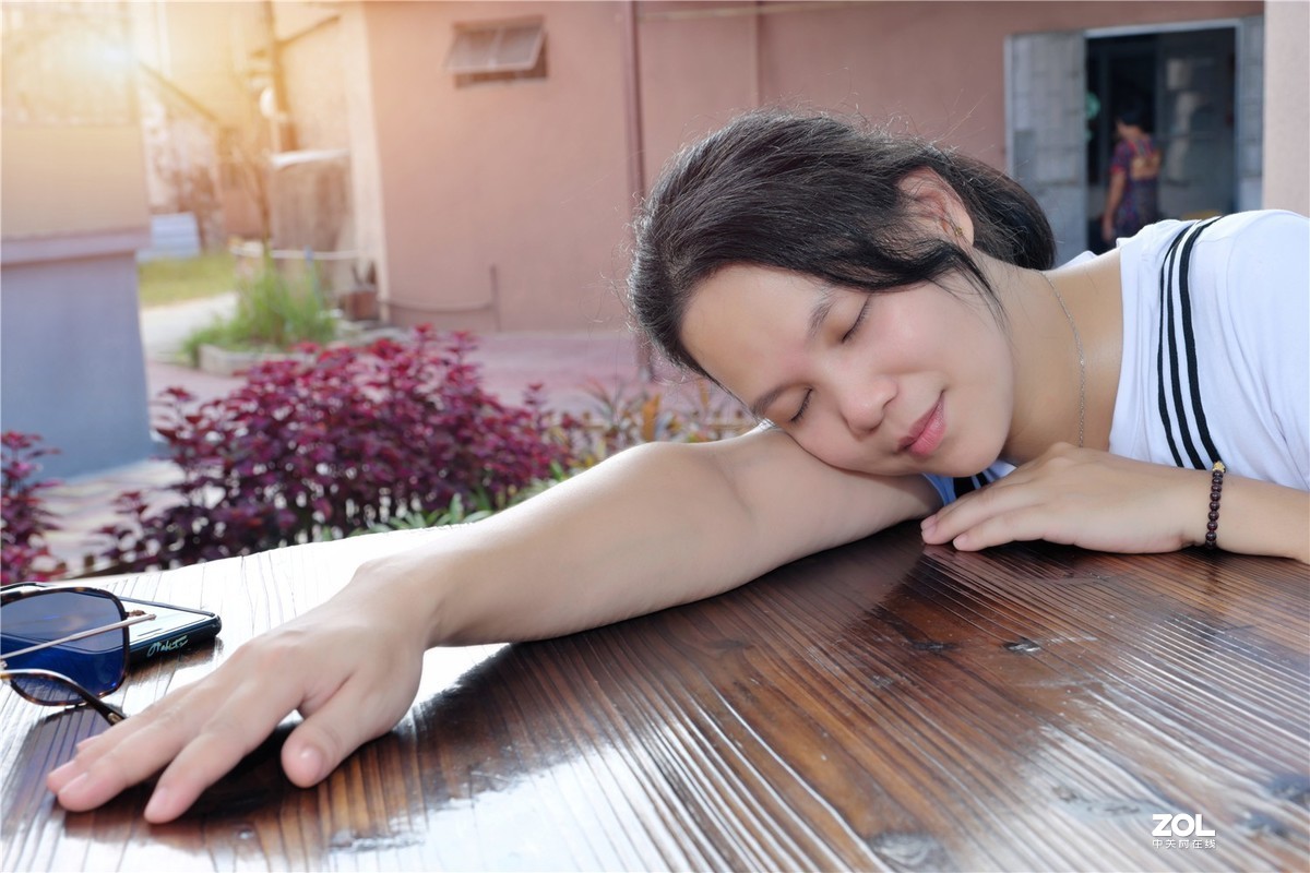茶余饭后，给老同学随拍了几张