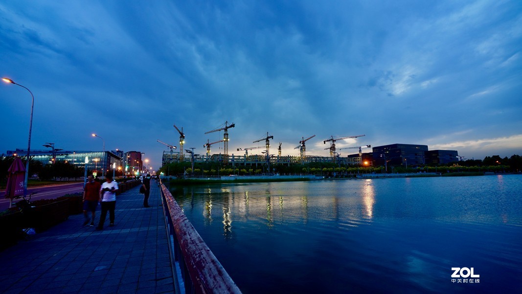 奥利匹克水上公园夜景