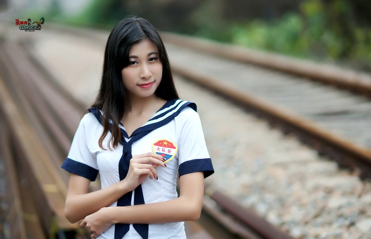 年初六铁路少女茵茵