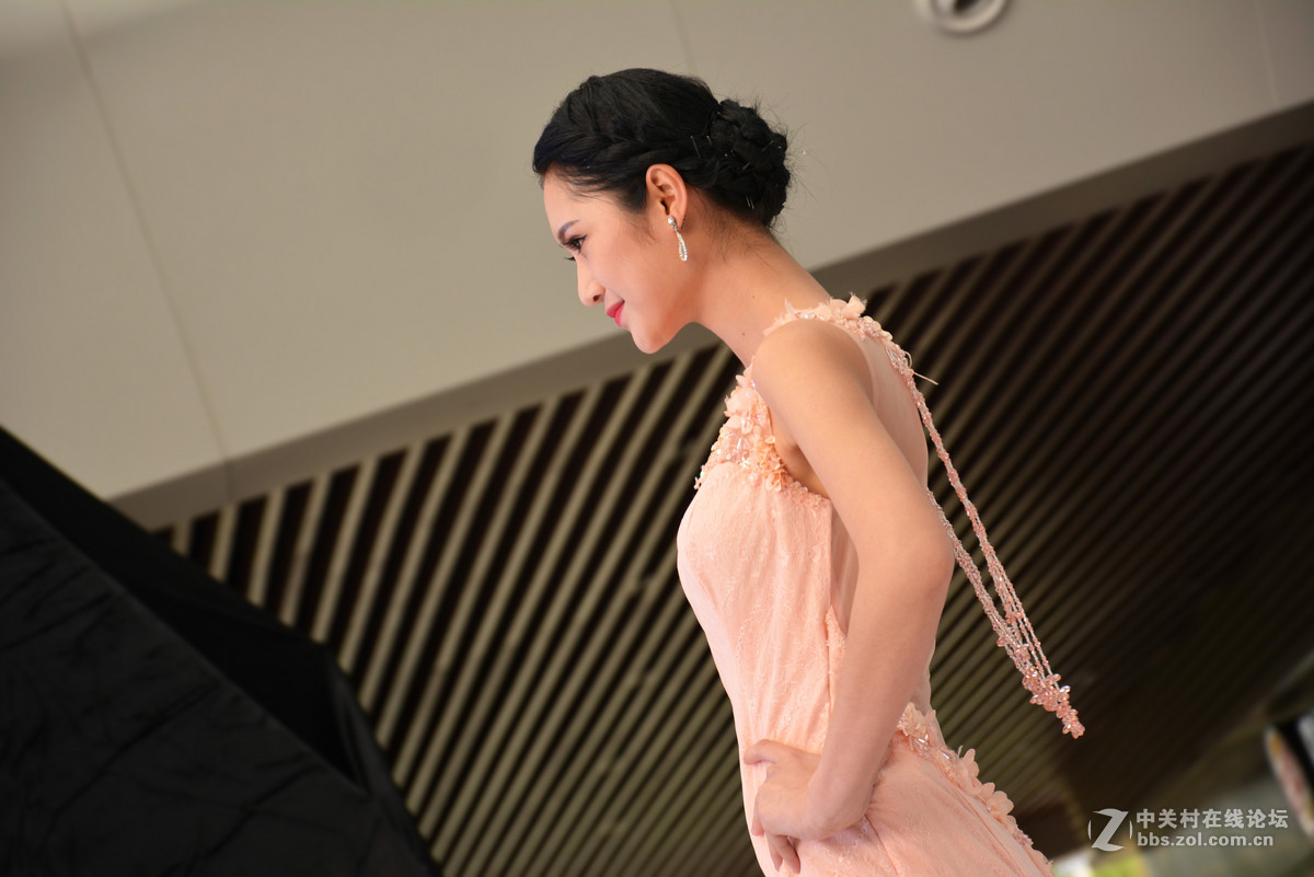 婚纱show，帅哥美女齐上阵