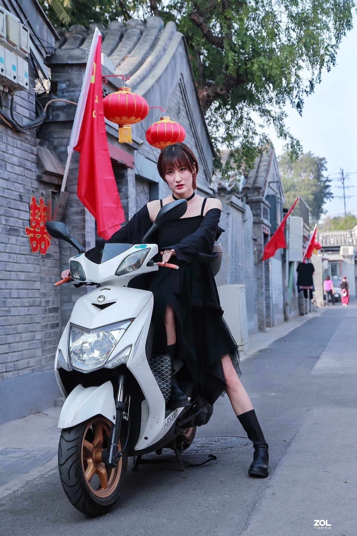 #街拍组# 五星红旗我为你自豪！