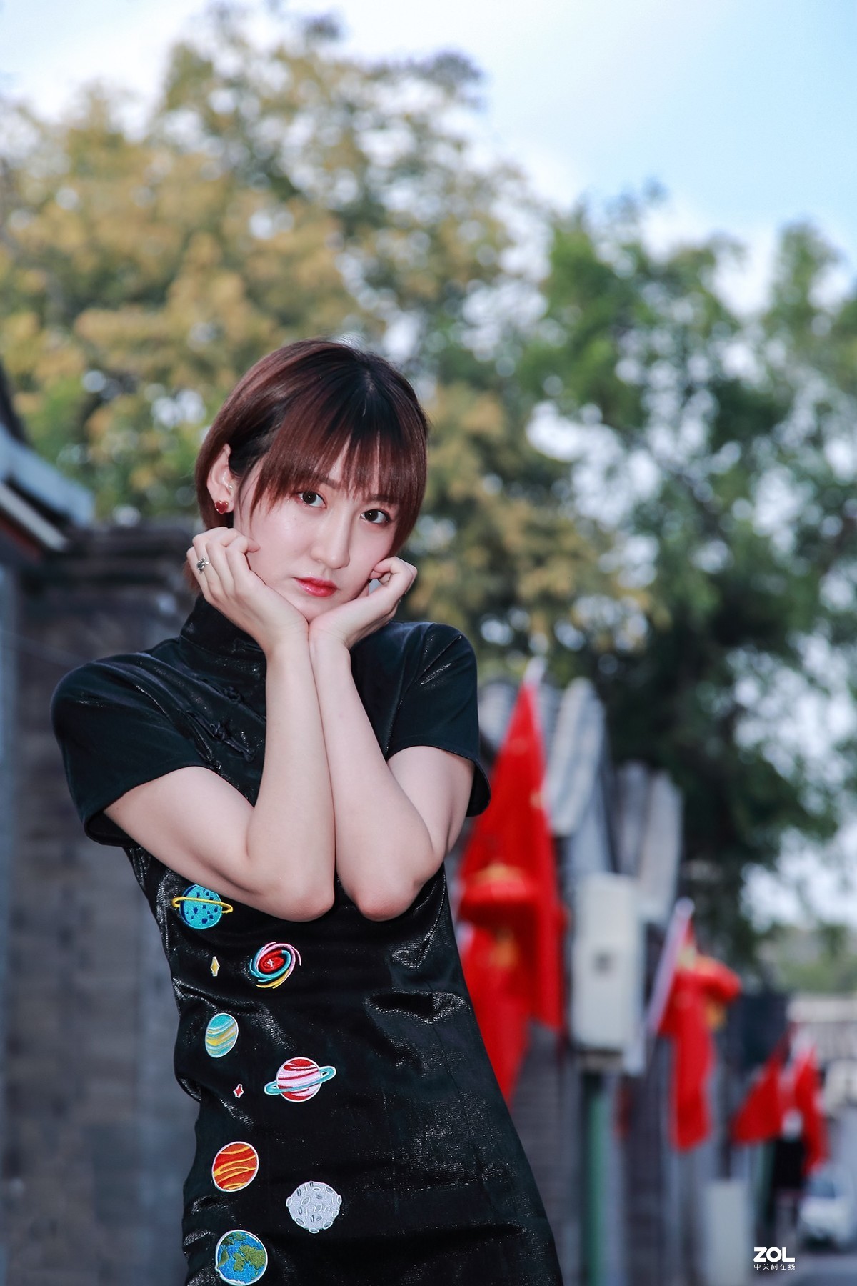 #街拍组# 五星红旗我为你自豪！