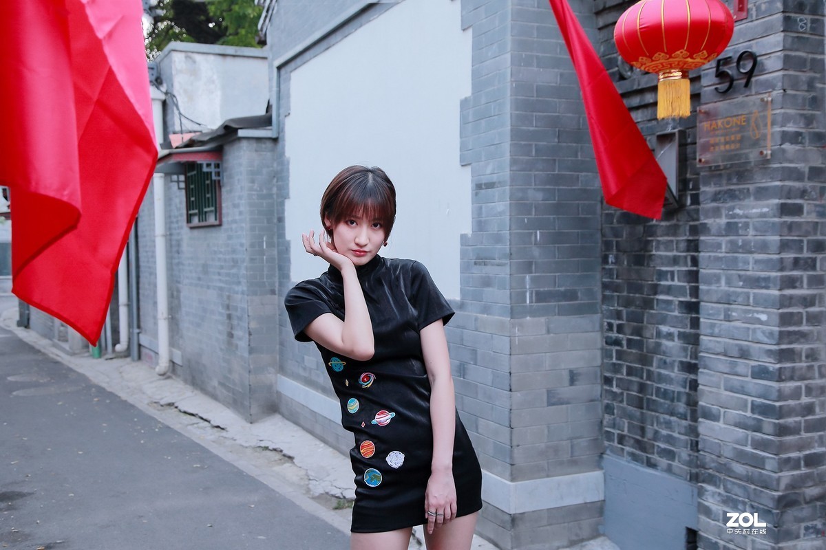 #街拍组# 五星红旗我为你自豪！