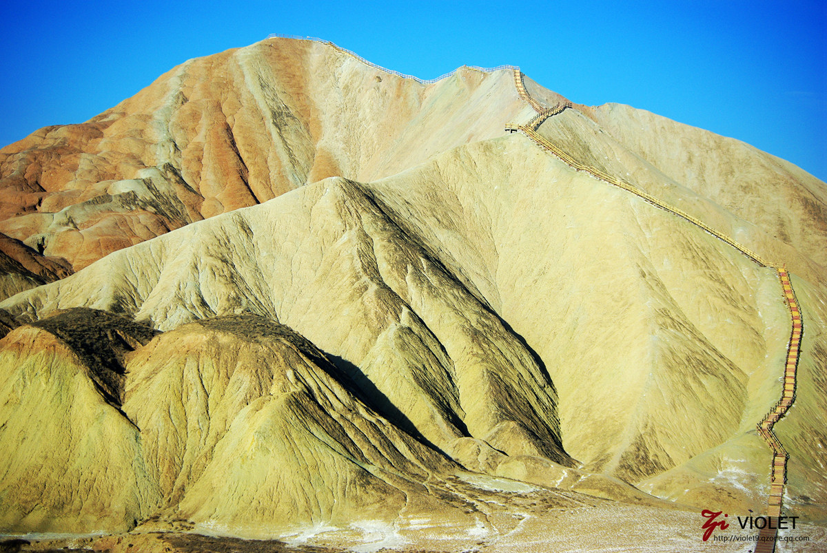 七彩丹霞和冰沟丹霞