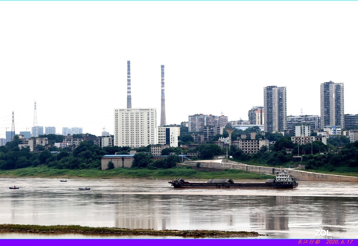 巴滨路上看长江