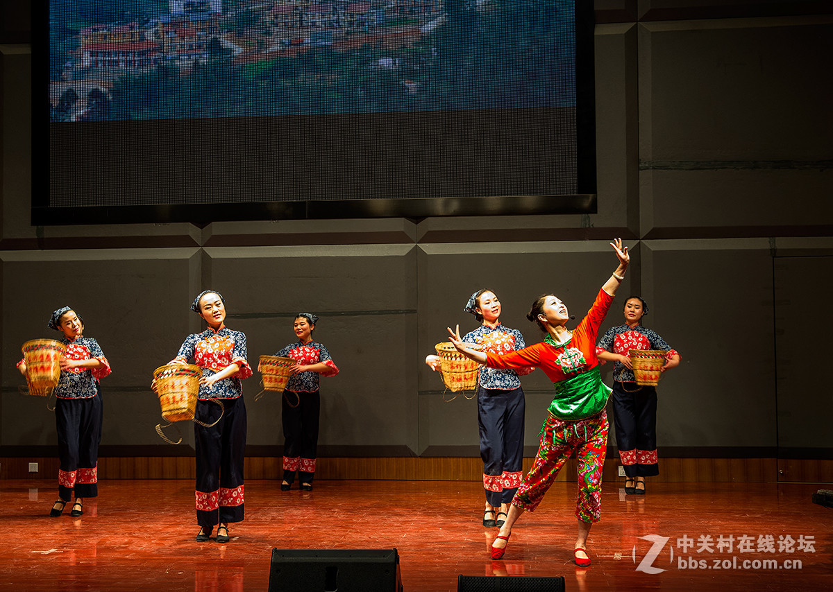 舞台随拍--恭贺好友[沙漏里的沙]荣任佳能7d11星空(中国)版主