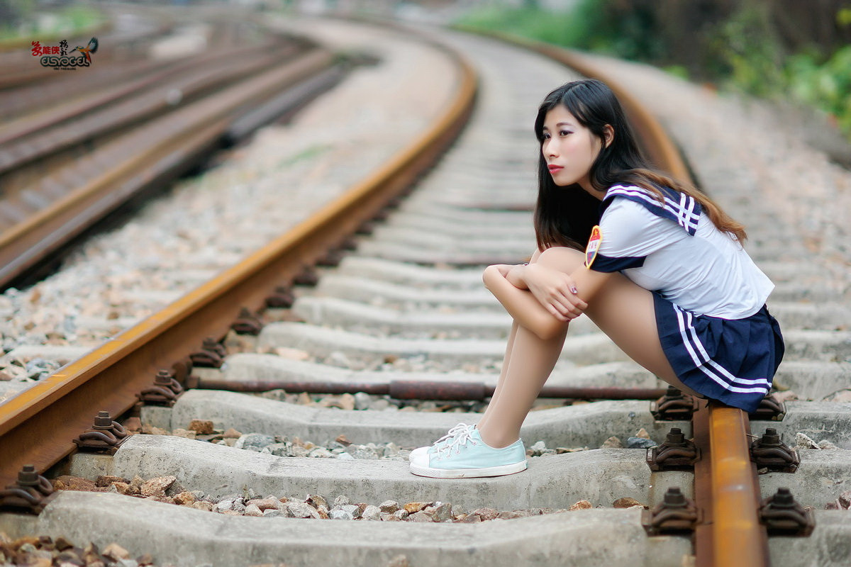 年初六铁路少女茵茵