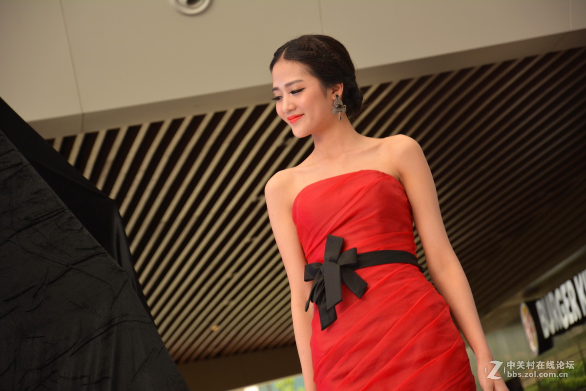 婚纱show，帅哥美女齐上阵