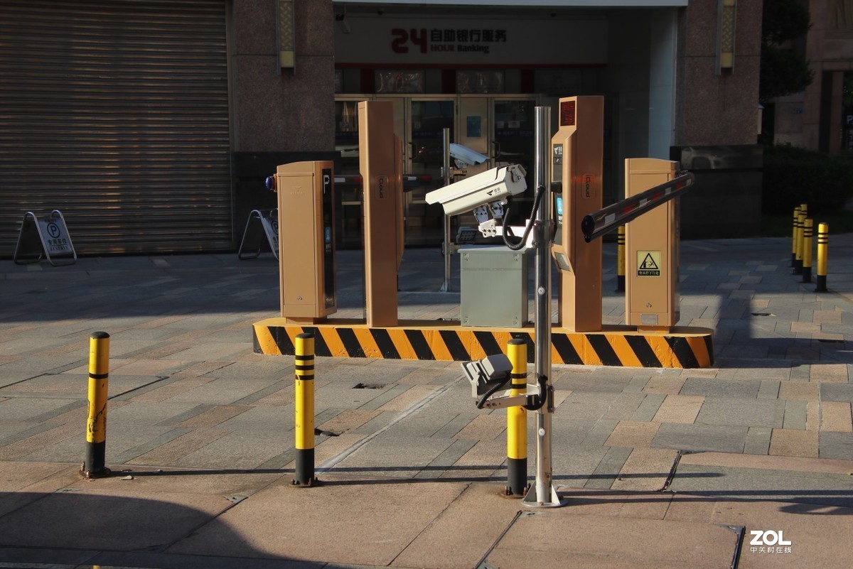 调高了机内锐度，出片硬朗不少