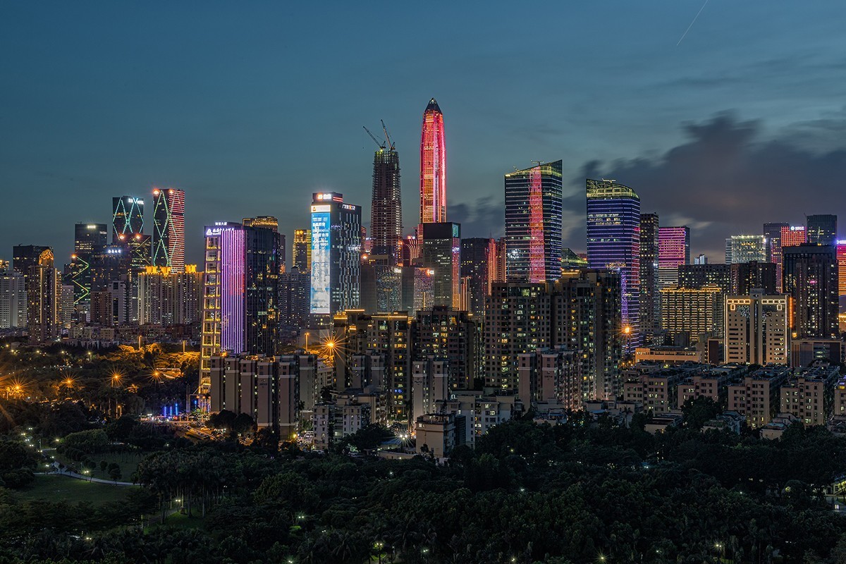 发一组深圳夜景庆祝中华人民共和国成立70周年