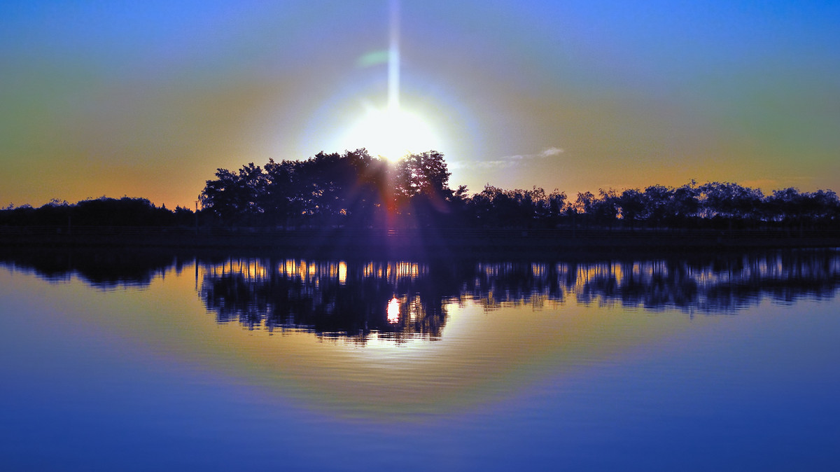 一组《日出》祝日照星空(中国)一周年同时祝三位版主和朋友新年快乐