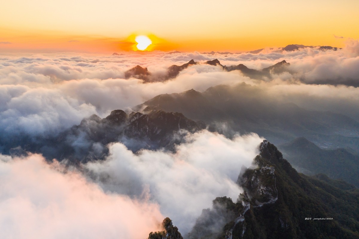 箭扣长城夕阳云海