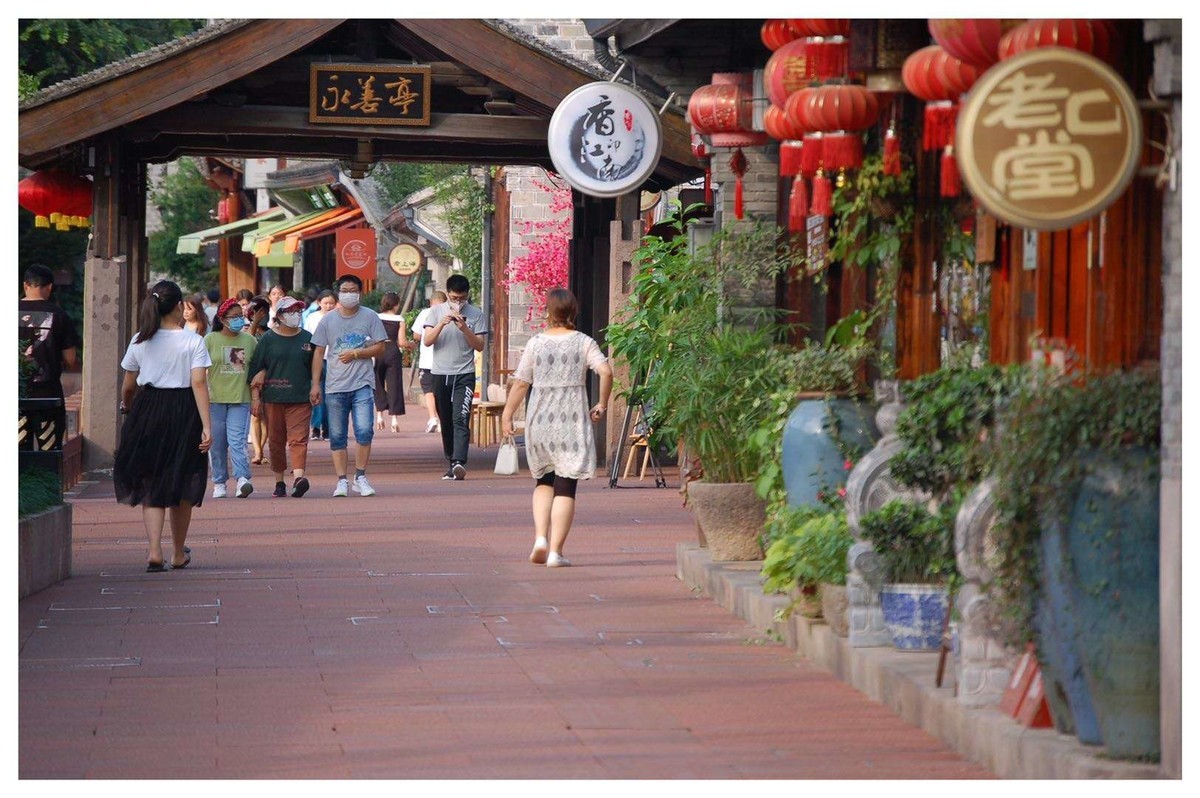 老机套头扫街乐