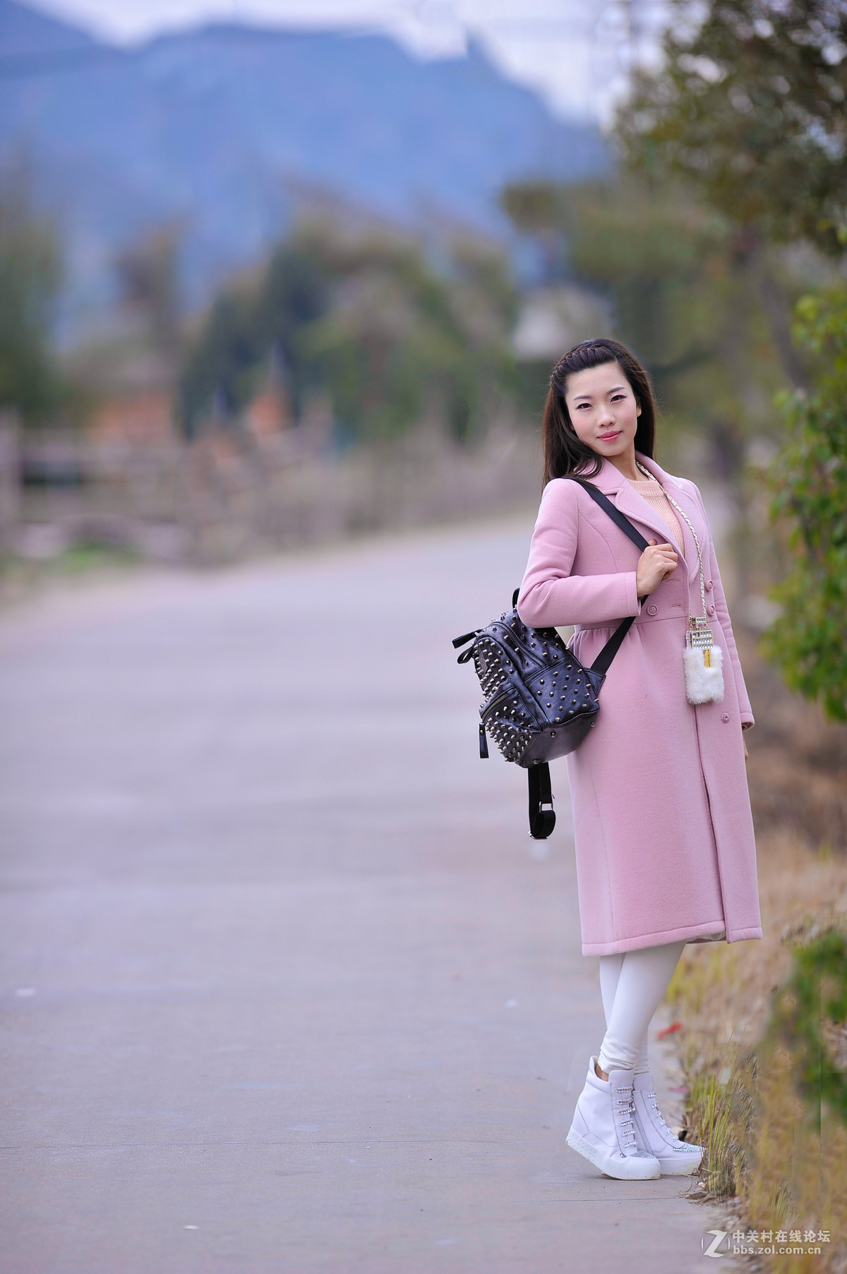 一个悠闲的下午  一个女子  一个220G