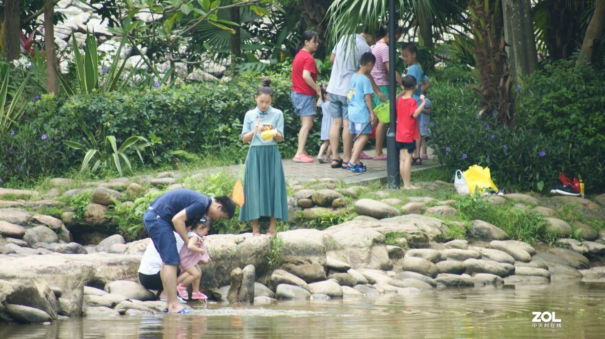 深圳羊台山公园之《嬉戏人生》