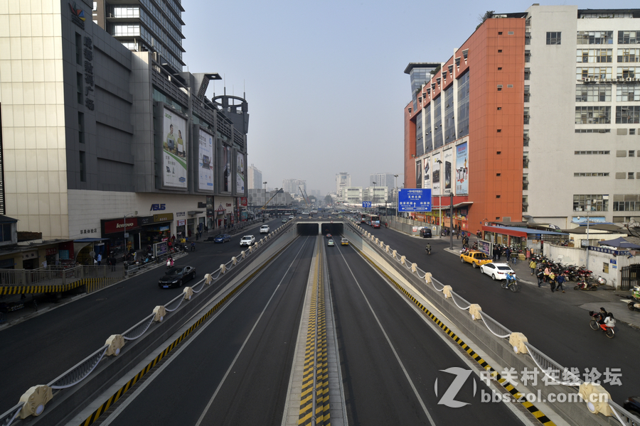 看看今天才买的18-35新银光镜头