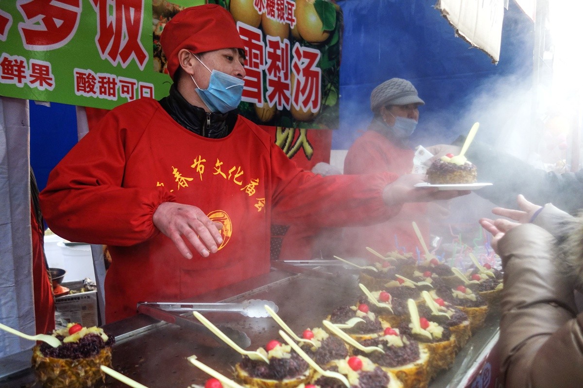 #喜羊羊中国年民俗摄影大赛#——新春庙会喜羊羊