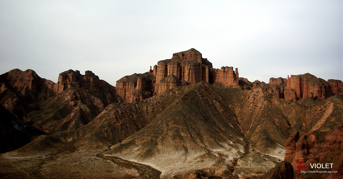 七彩丹霞和冰沟丹霞