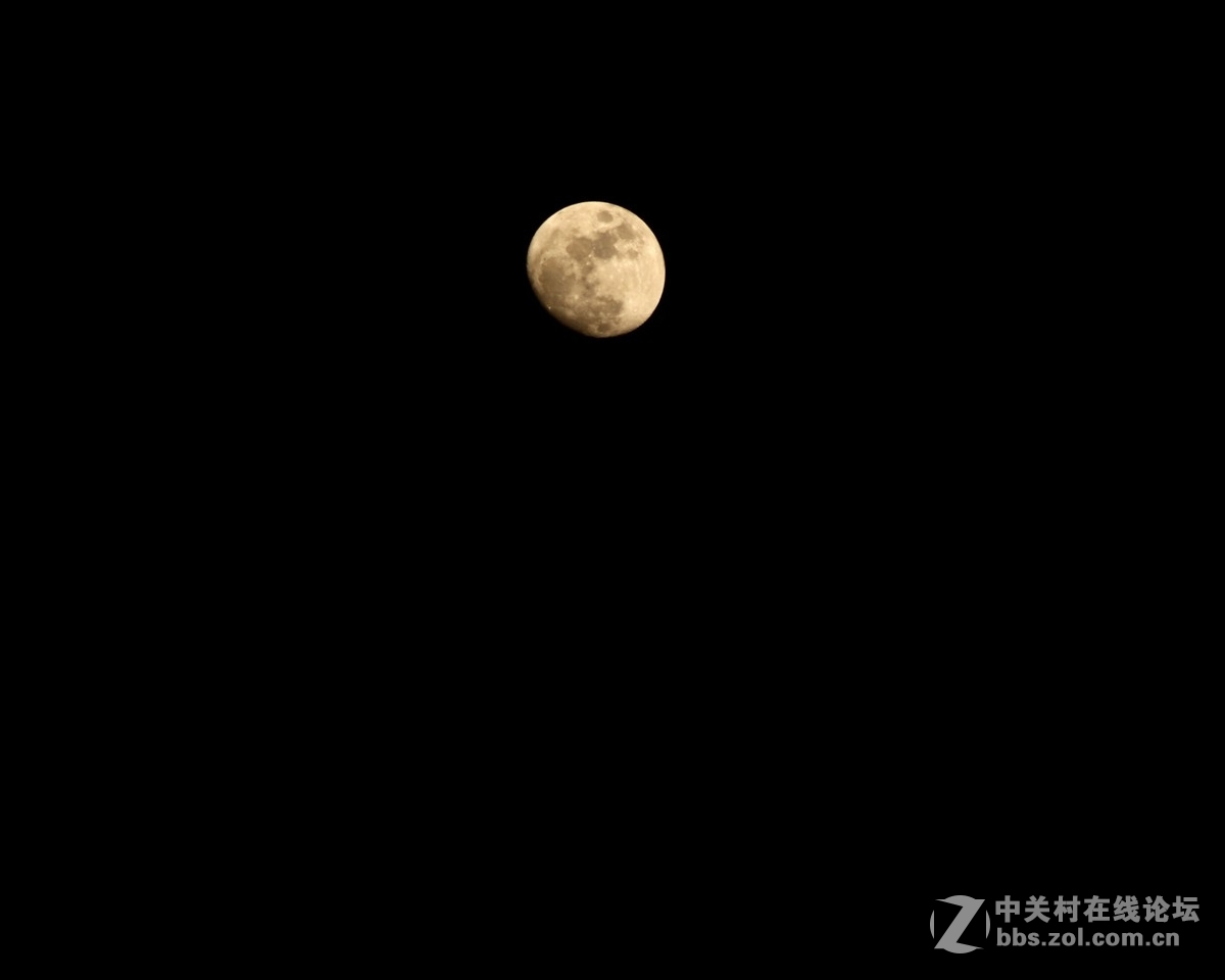 今天晚上，月亮不错，用FZ47拍了几张，用佳能700D-70-30拍了几张好友点