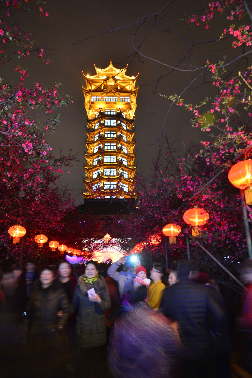 手持拍摄塔子山灯会