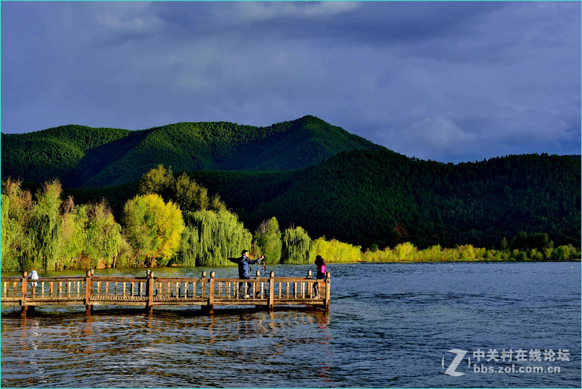 泸沽湖的傍晚