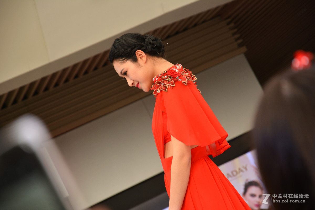 婚纱show，帅哥美女齐上阵