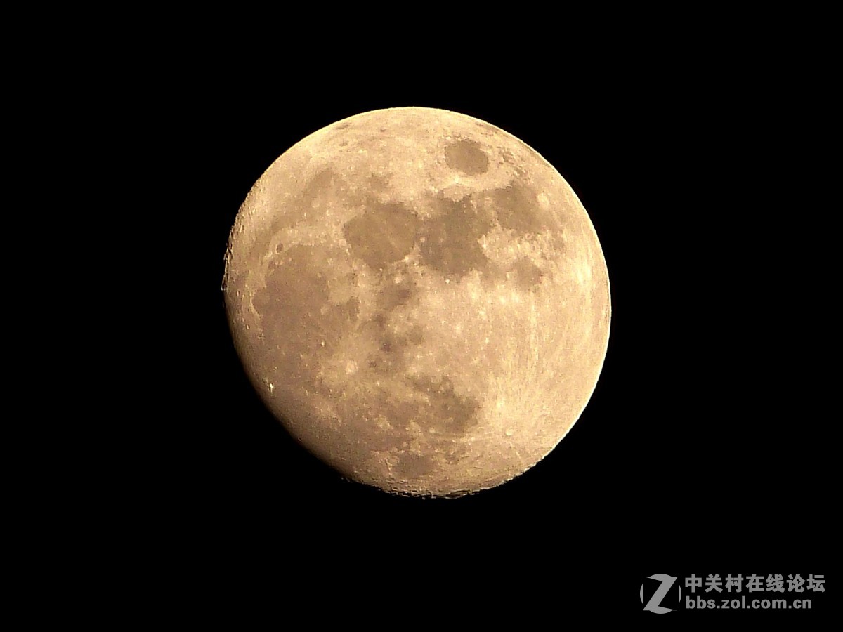 今天晚上，月亮不错，用FZ47拍了几张，用佳能700D-70-30拍了几张好友点