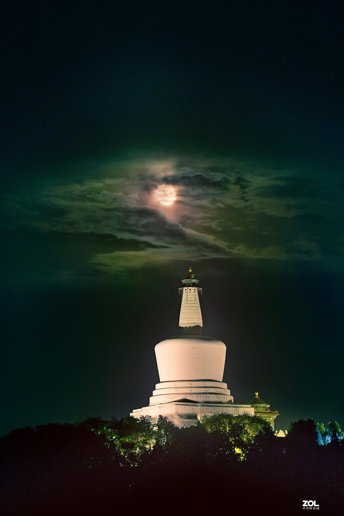 刚摄于北海公园