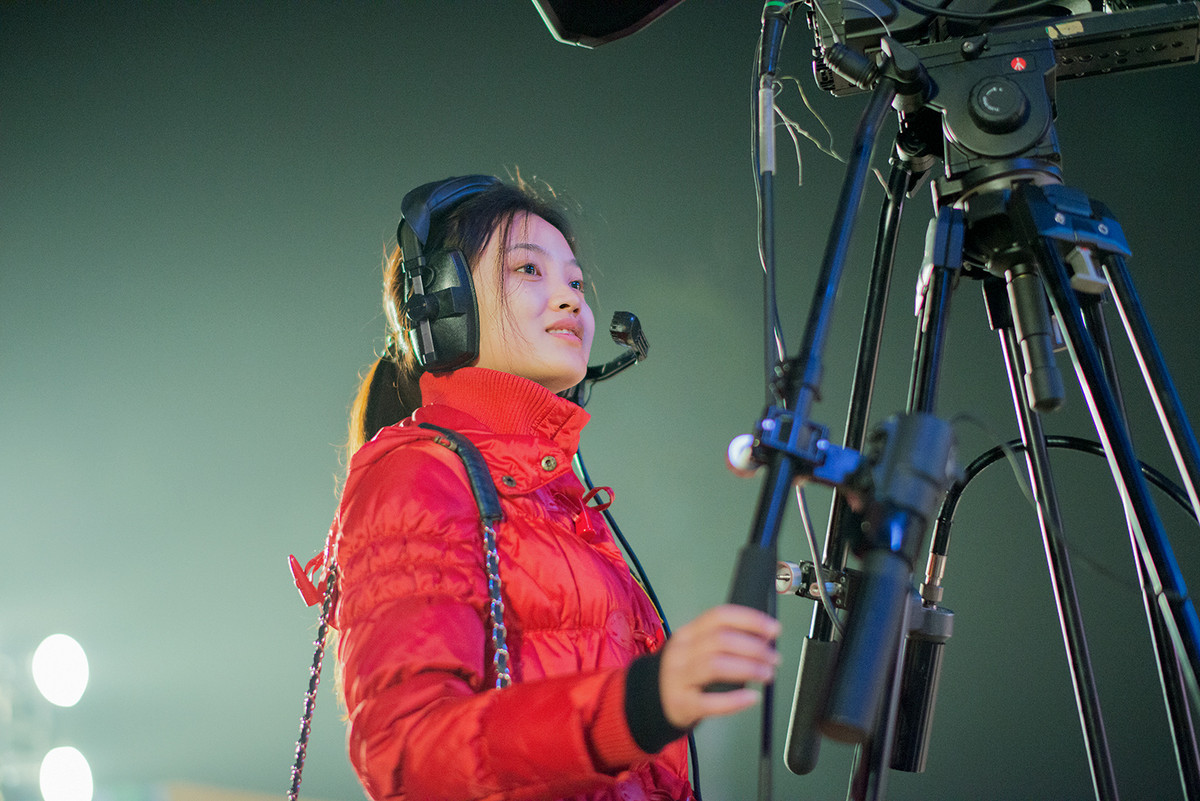 美女摄像师，，