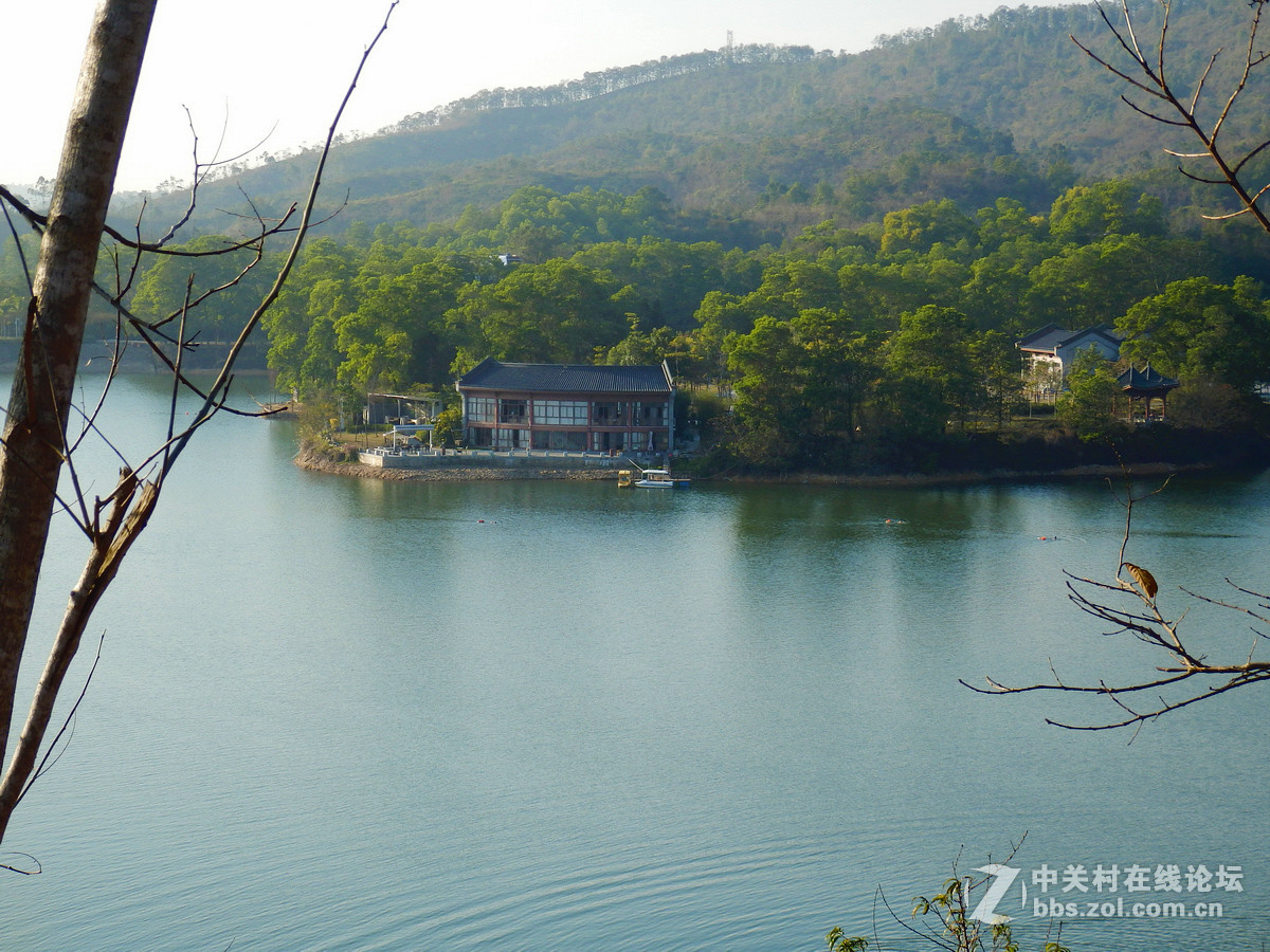 冬季的原生态红花湖风光