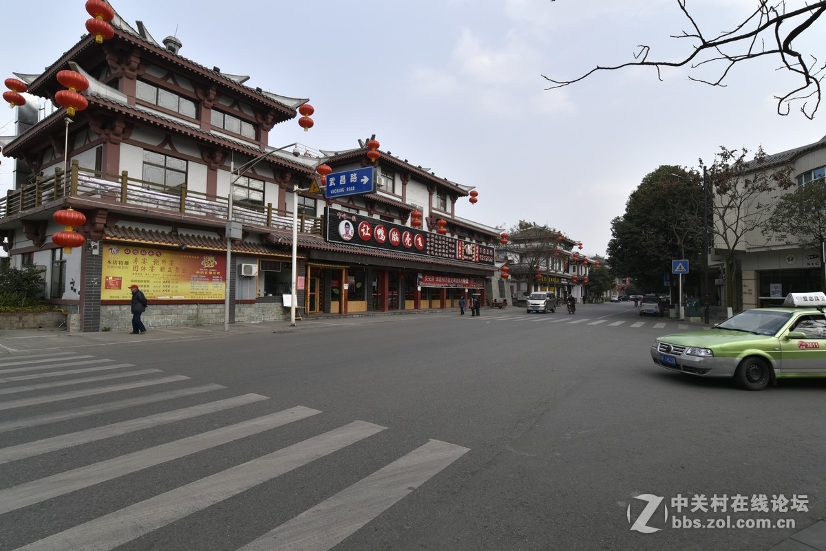 建设中的广汉廊桥