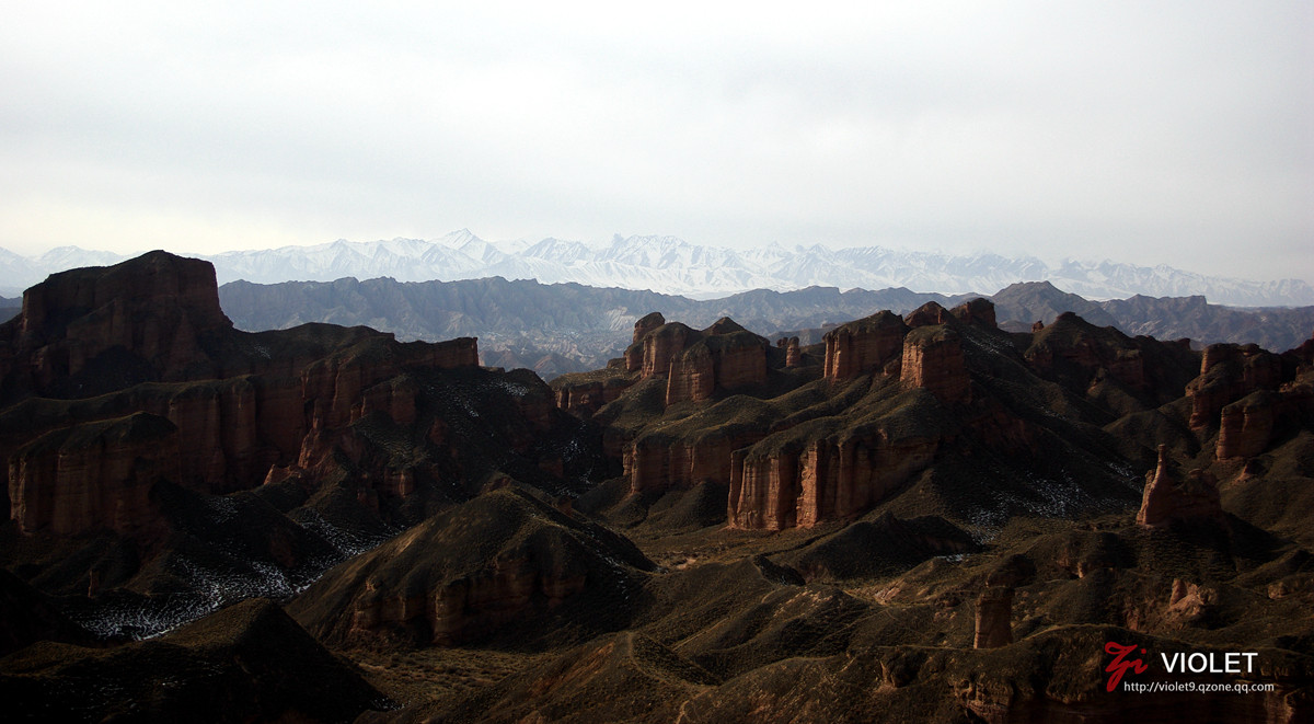 七彩丹霞和冰沟丹霞