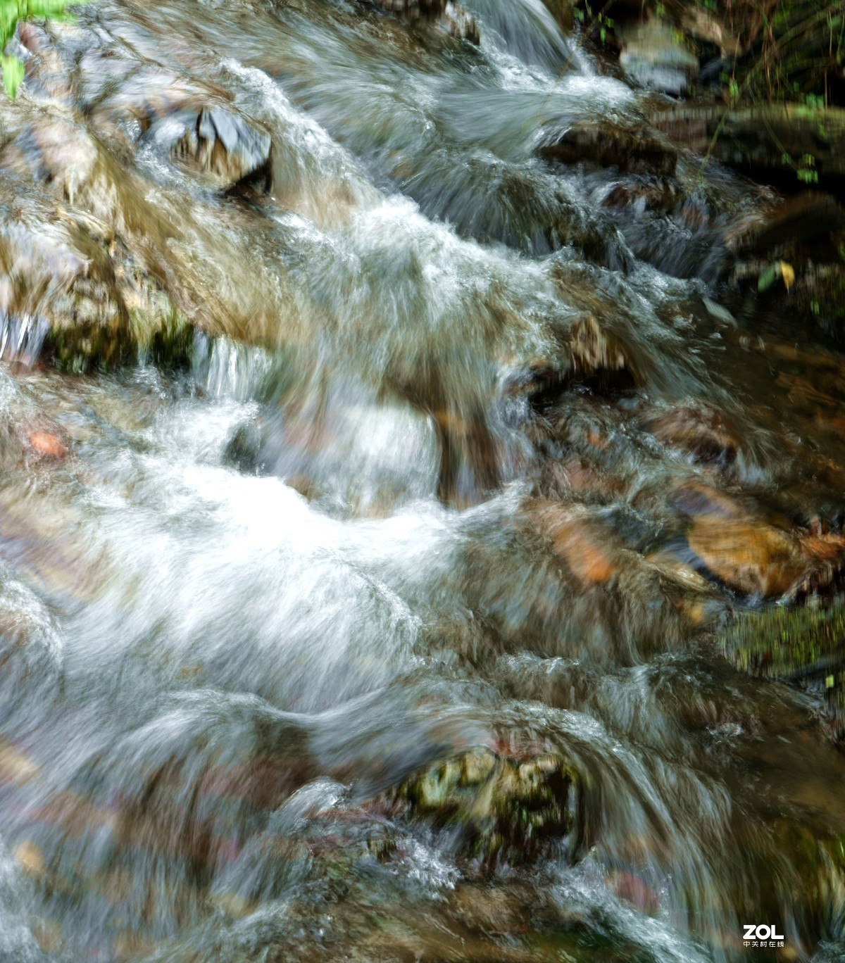 溪流滔滔